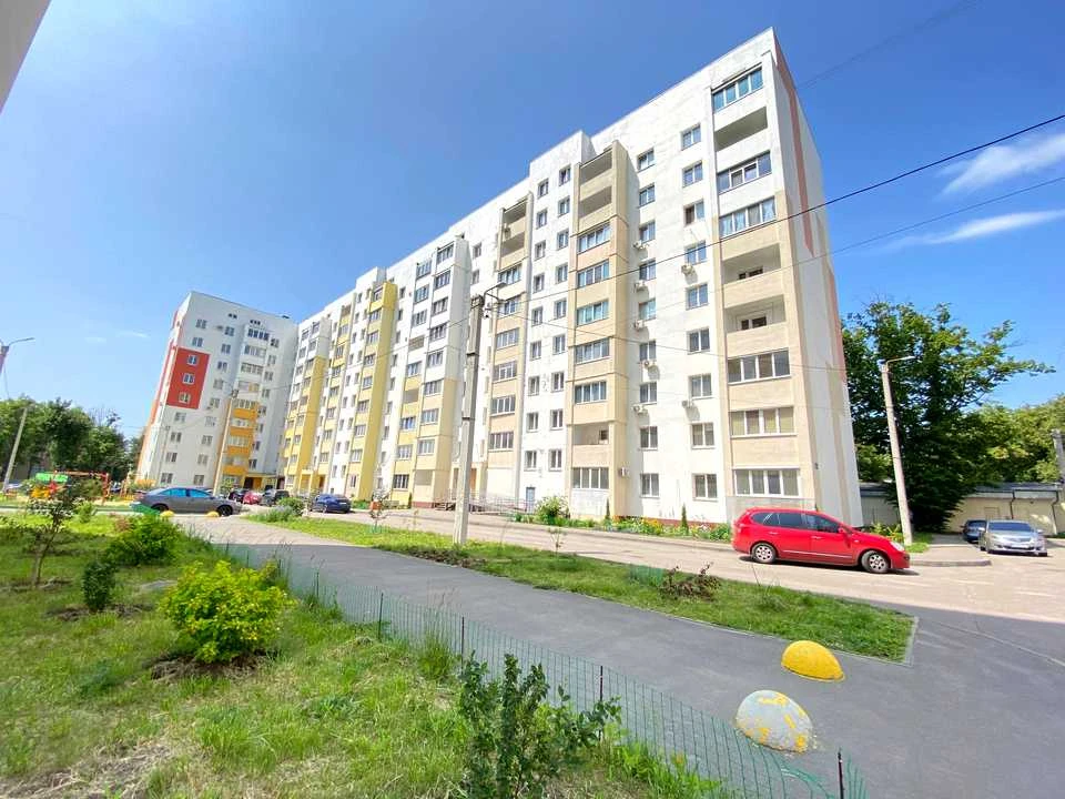 Apartment. Kharkiv, Myru St.