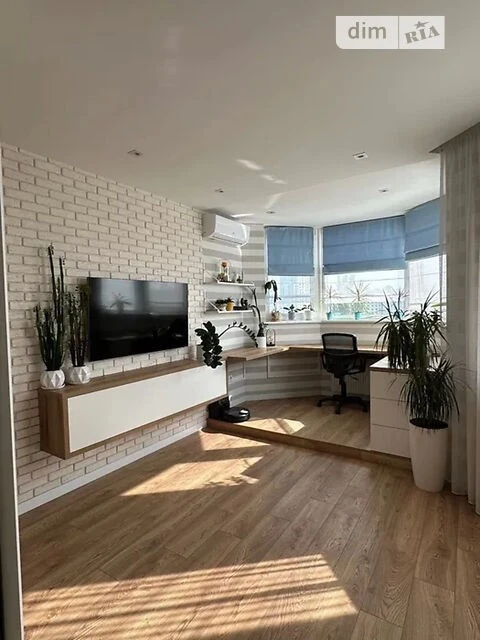 Продаж 2к квартири 67.5 кв. м на просп. Відрадний 2 • ID 347
