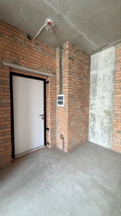 Sale of a new three-room apartment in a modern residential complex in Podol