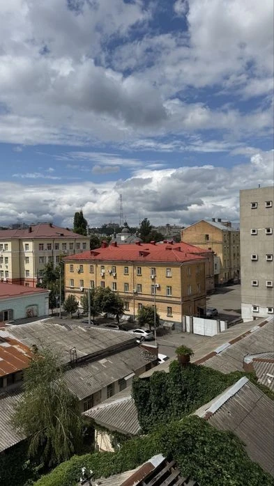 Sale of a new three-room apartment in a modern residential complex in Podol