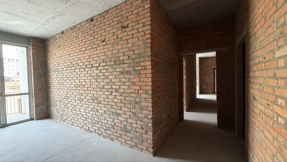 Sale of a new three-room apartment in a modern residential complex in Podol