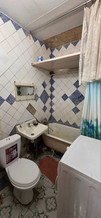 I will sell a 1-room apartment on Kadenyuka (Tankopia) Street, 32 in