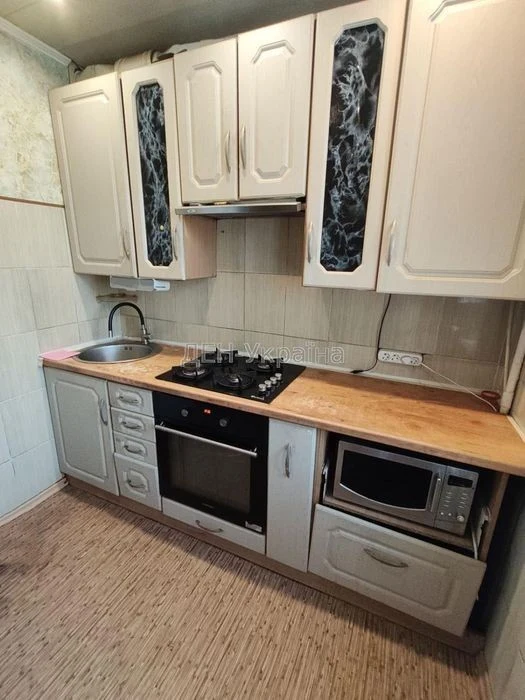 Продам затишну квартиру по вул. Юрия Литвинского 31Б, 35000