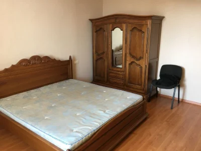 Срочно продам от хозяина большую однокомнатную квартиру.