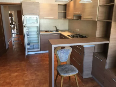 Срочно продам от хозяина большую однокомнатную квартиру.