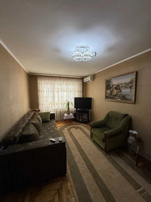 Продам 3-кімнатну квартиру Малий ринок