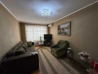 Продам 3-кімнатну квартиру Малий ринок