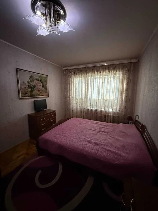 Продам 3-кімнатну квартиру Малий ринок