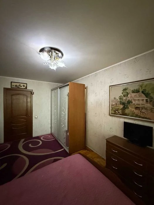 Продам 3-кімнатну квартиру Малий ринок