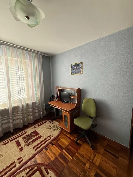 Продам 3-кімнатну квартиру Малий ринок