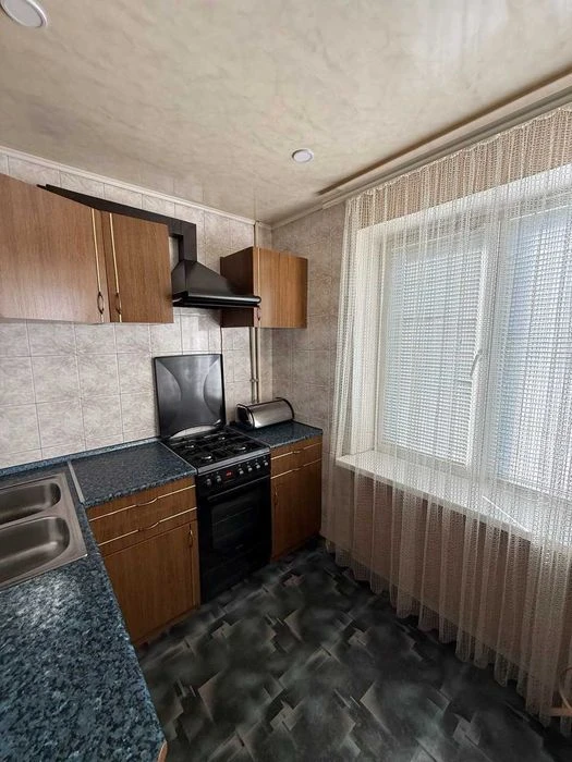 Продам 3-кімнатну квартиру Малий ринок