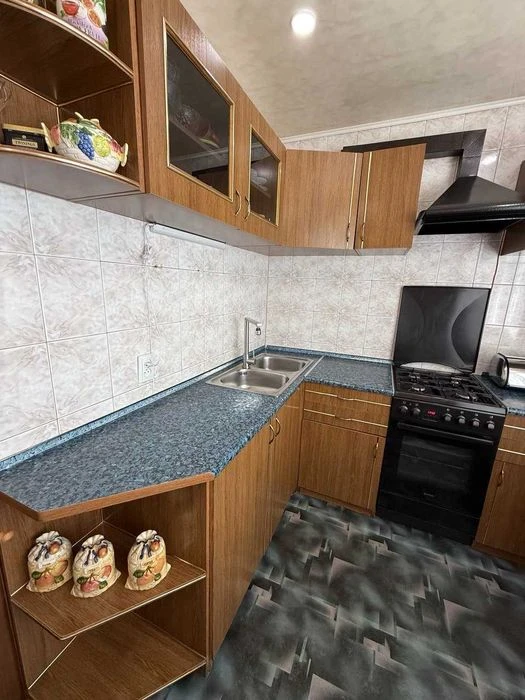 Продам 3-кімнатну квартиру Малий ринок
