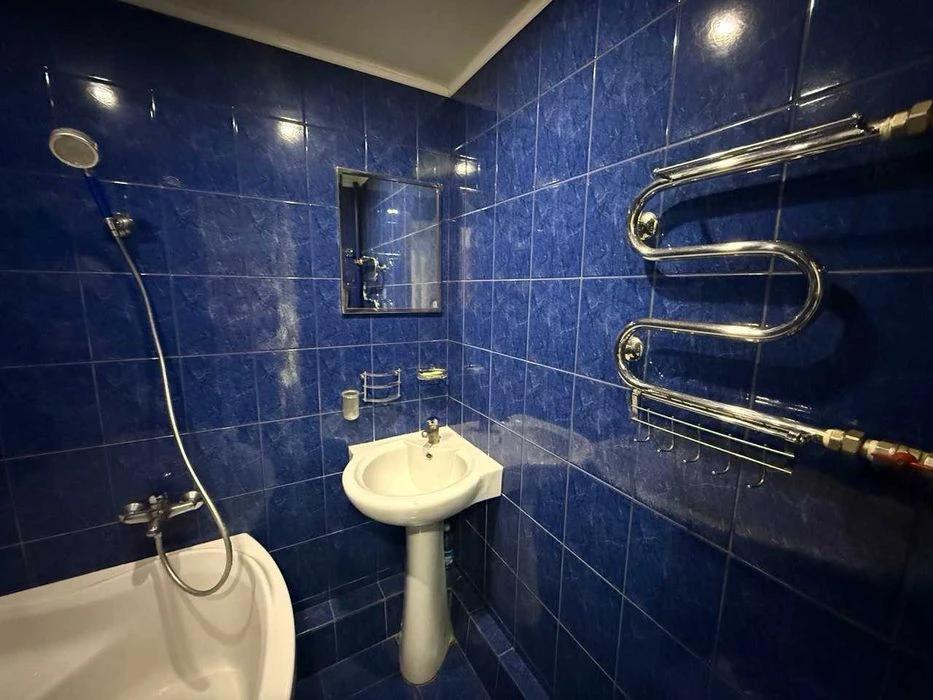 Продам 3-кімнатну квартиру Малий ринок