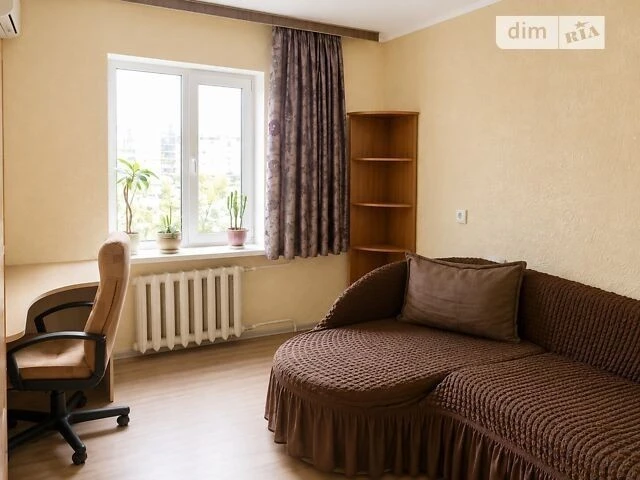 Sale of 3-room apartment 74 sq. m on Chervonoi Kalyna Ave. 46 • I
