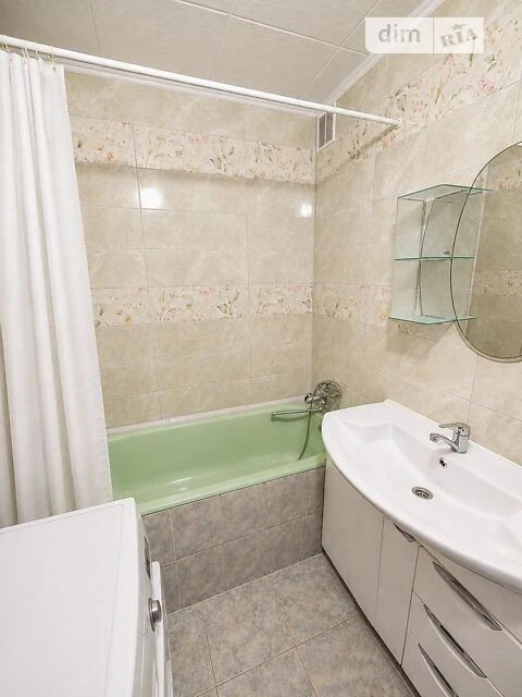 Sale of 3-room apartment 74 sq. m on Chervonoi Kalyna Ave. 46 • I