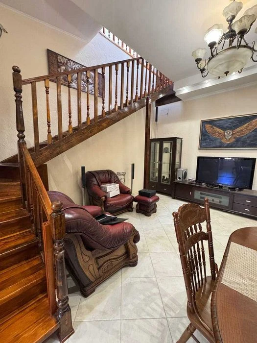 Urgent sale on Ekaterininskaya/Bunina! Center! 2 levels! AND
