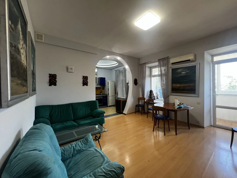 Пентхаус возле Оперного театра 210м2, $150.000