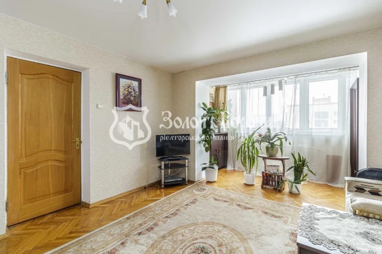 Sale of a 2-room apartment of 60 m², Vladimir Antonovych str.