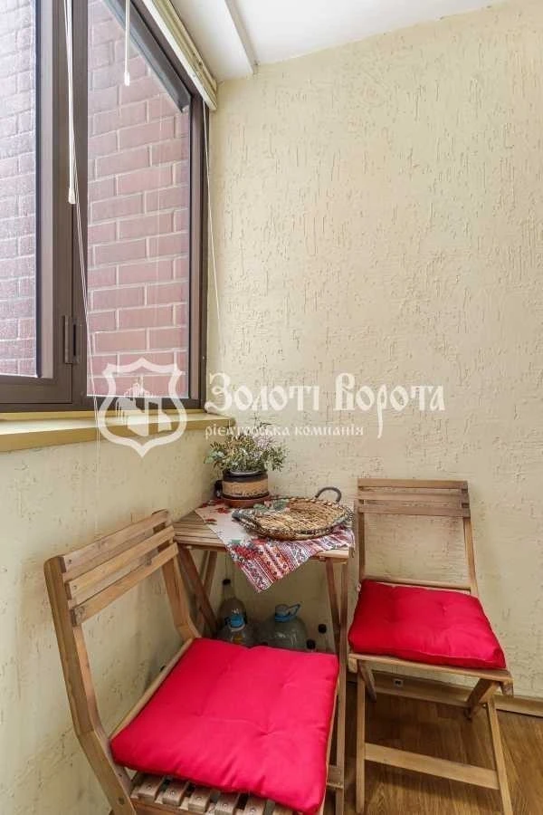 Sale of a 2-room apartment of 60 m², Vladimir Antonovych str.