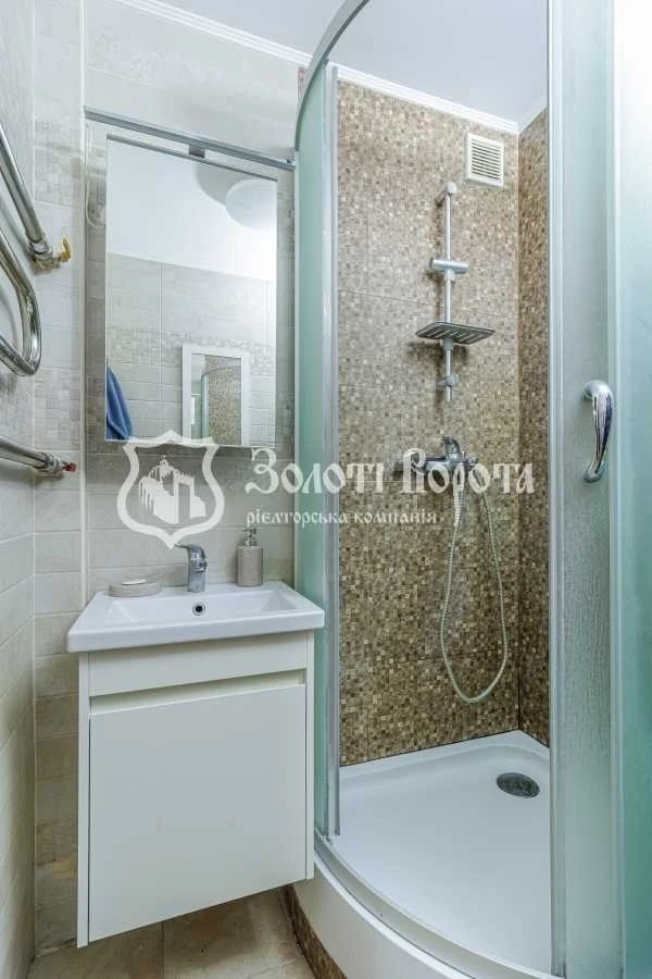 Sale of a 2-room apartment of 60 m², Vladimir Antonovych str.
