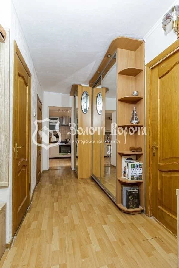 Sale of a 2-room apartment of 60 m², Vladimir Antonovych str.