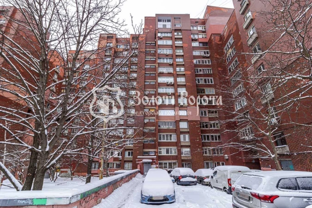 Sale of a 2-room apartment of 60 m², Vladimir Antonovych str.