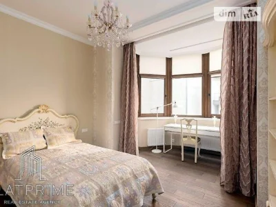 Sale of 4-room apartment 145.2 sq. m. on Bogdana Khmelnytskyi St.