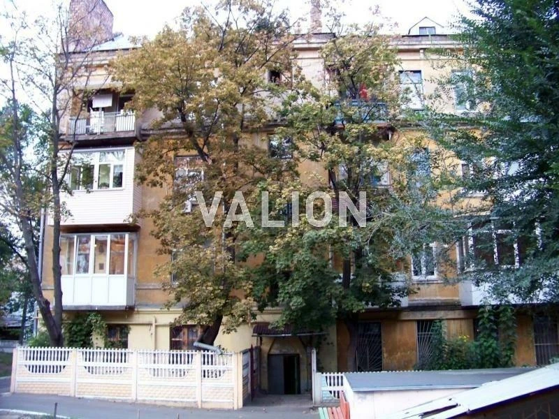 Продаж 3-к квартири вул. Сирецька 30