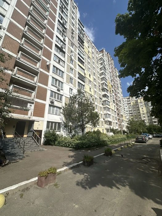 Продам 2к квартиру 56м2, вул. Ревуцкого 18. Позняки, Харківс