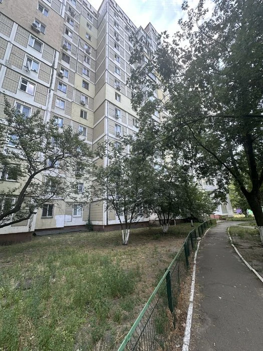 Продам 2к квартиру 56м2, вул. Ревуцкого 18. Позняки, Харківс