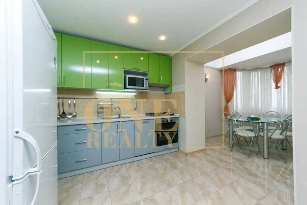 Продажа 3к квартиры 75 кв. м ЦЕНТР Исторический Киев, Пейзажная