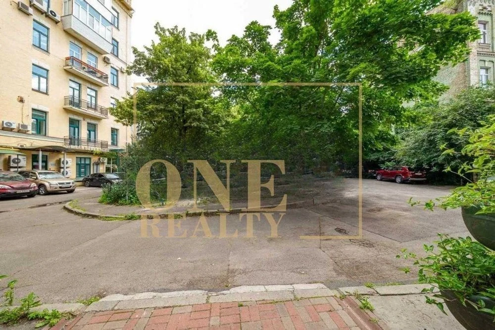 Продажа 3к квартиры 75 кв. м ЦЕНТР Исторический Киев, Пейзажная