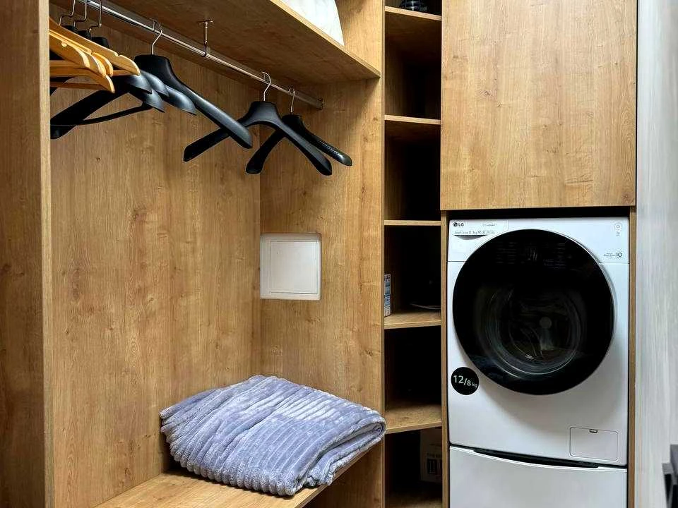 Apartment. Kyiv, Predslavynska Street.