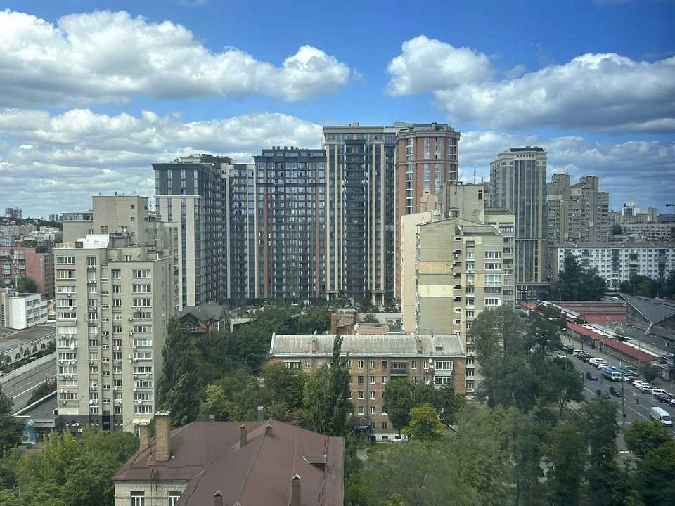 Квартира. Киев, ул. (Горького), (Дом)