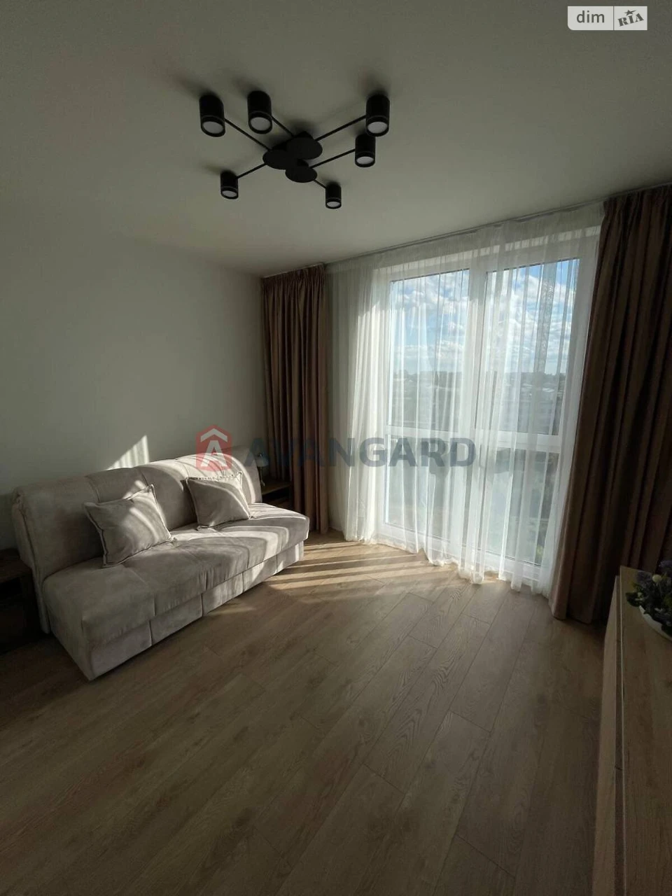 For sale Apartment Zaliznychny