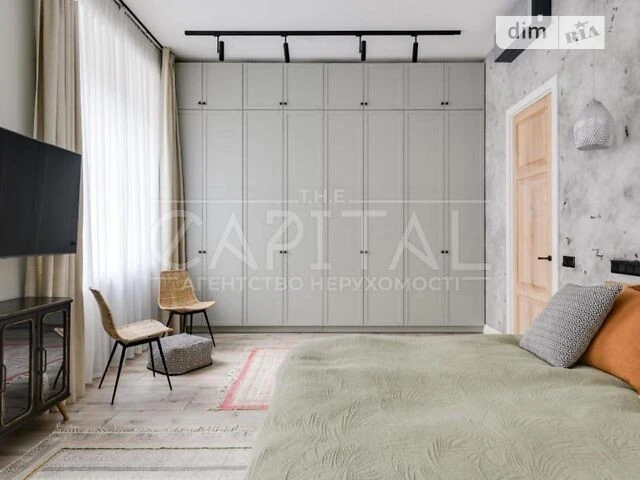 For sale 2-room apartment 100 sq. m on 7/10 Lyuteranska Street • ID 3