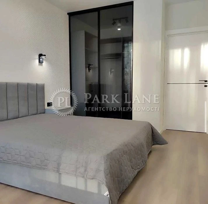 Kristeriv Rodiny, 2, Dibrova Park, 1 room with renovation