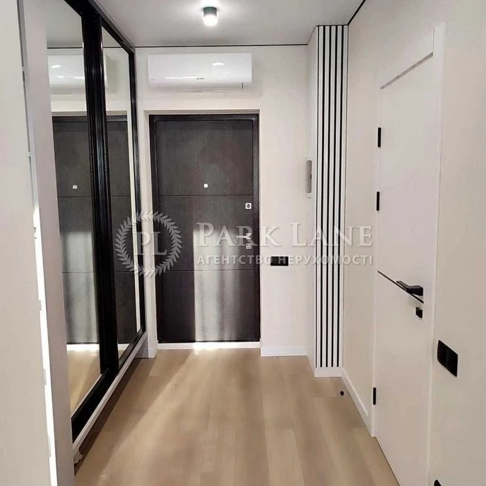 Kristeriv Rodiny, 2, Dibrova Park, 1 room with renovation