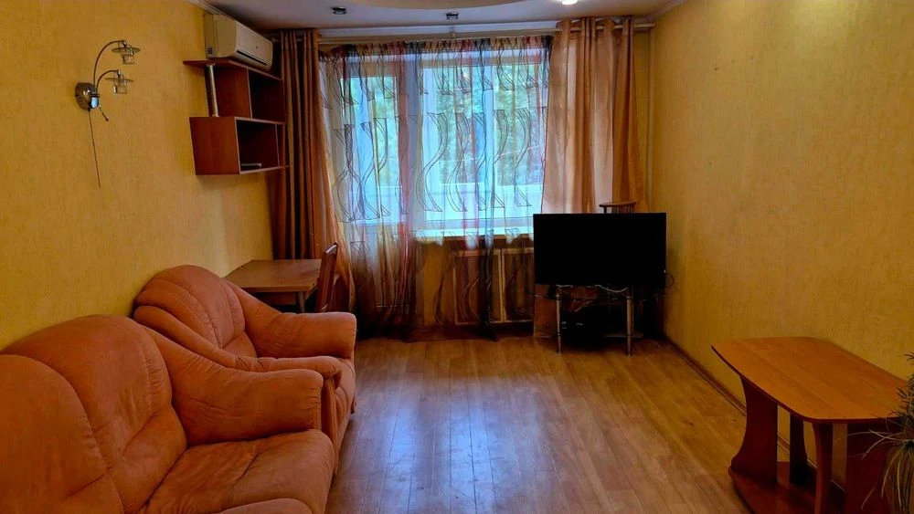 FOR SALE: 3 rooms, st. Kalinova 82. 2nd floor of a 9-storey building. NOT AN ANGLE