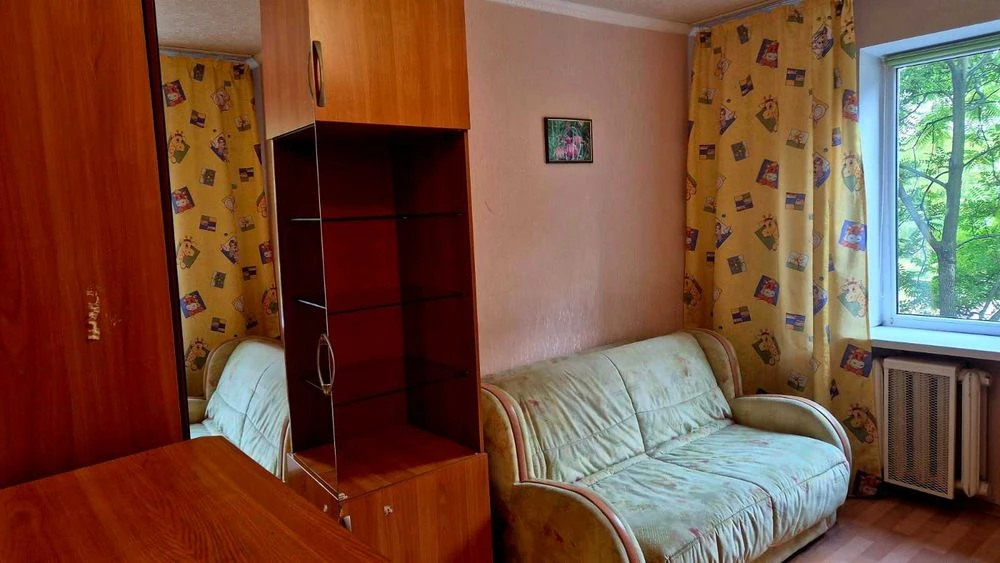 FOR SALE: 3 rooms, st. Kalinova 82. 2nd floor of a 9-storey building. NOT AN ANGLE