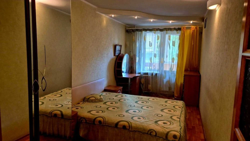 FOR SALE: 3 rooms, st. Kalinova 82. 2nd floor of a 9-storey building. NOT AN ANGLE