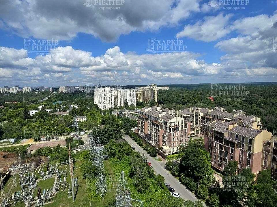 Apartment. Kharkiv, Sokilnytska St., (House)