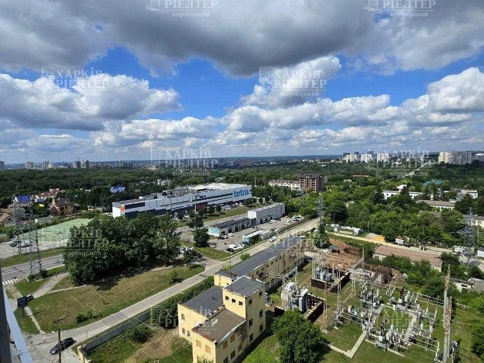 Apartment. Kharkiv, Sokilnytska St., (House)