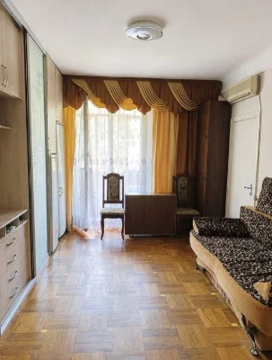 For sale 2-room apartment on Leopold Yaschenko Avenue (V. Zhukovsky)