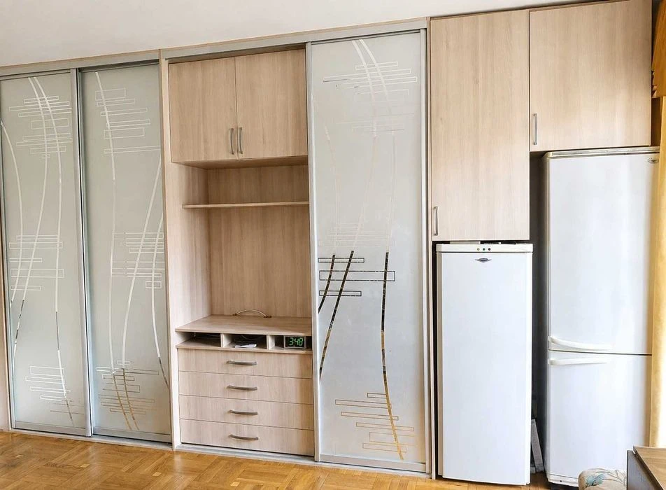For sale 2-room apartment on Leopold Yaschenko Avenue (V. Zhukovsky)