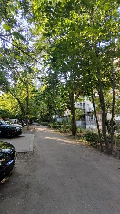 Квартира напротив парка Твена, в кирпичном доме
