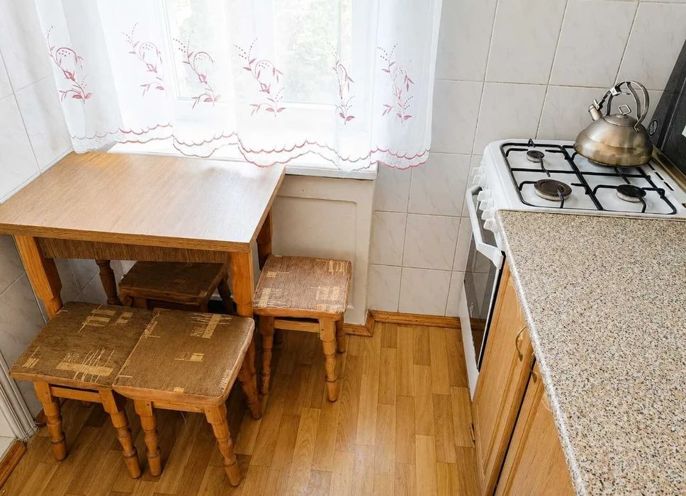For sale 2-room apartment on Leopold Yaschenko Avenue (V. Zhukovsky)