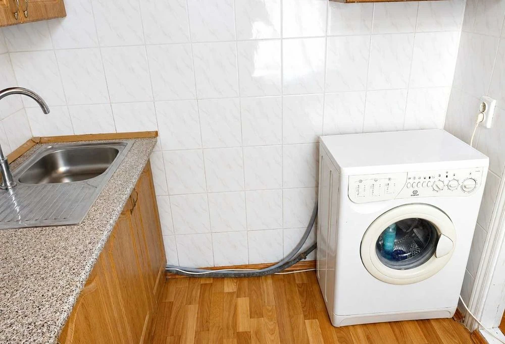 For sale 2-room apartment on Leopold Yaschenko Avenue (V. Zhukovsky)