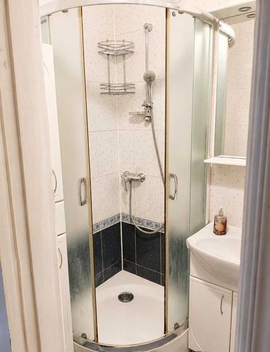 For sale 2-room apartment on Leopold Yaschenko Avenue (V. Zhukovsky)
