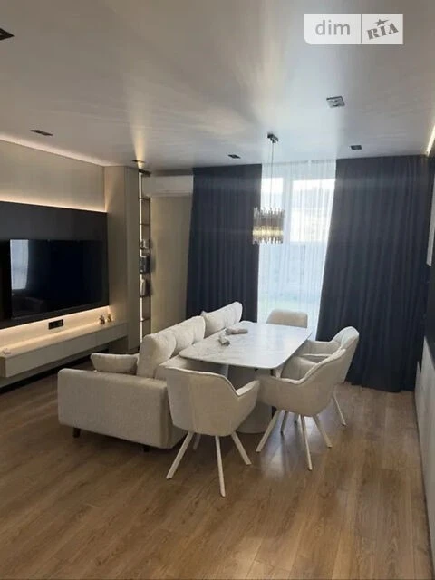 Продажа 2к квартиры 66 кв. м по ул. Александра Олеся 27А • I
